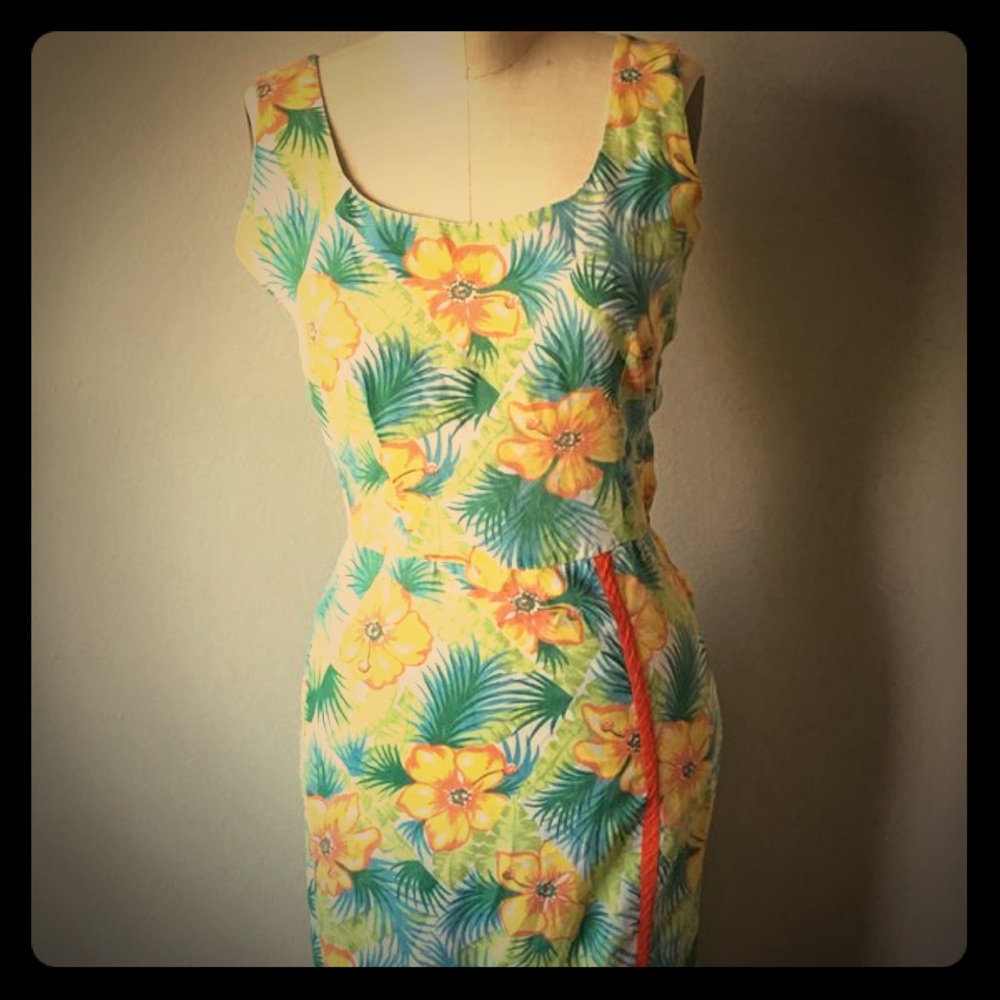 Vintage Hand Made Floral Print Hawaiian Dress🌺
